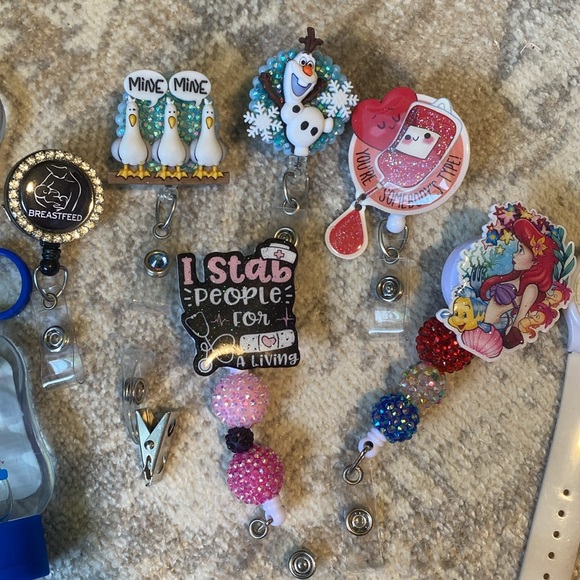 ⭐️Not so Mystery, Assortment of Badge Reels, Watch and more! ⭐️ - Picture 2 of 4